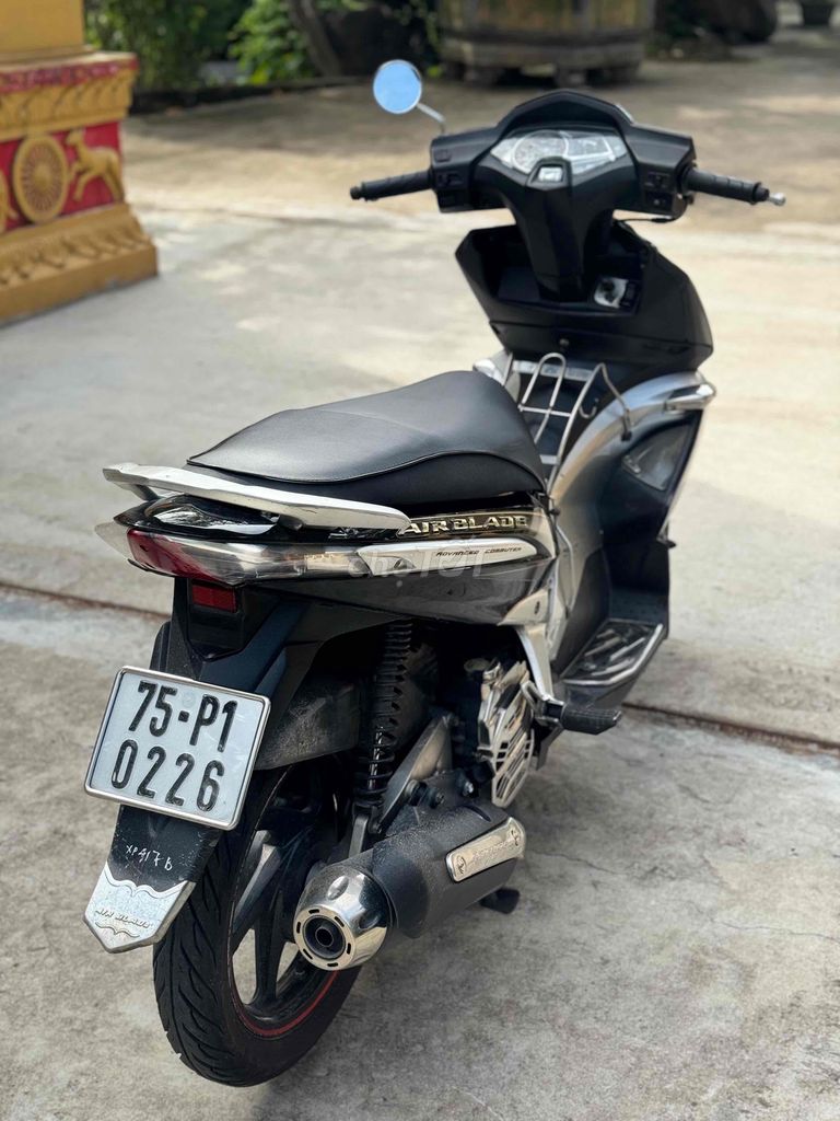 Xe AirBlade 2010 FI rin ròn. Mua bán Xe máy tại Thành phố Huế Thừa Thiên Huế được đăng bởi Nguyễn Văn Huy hình 3