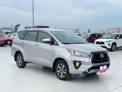 Toyota Innova 2.0E MT 2021 Bạc Số sàn