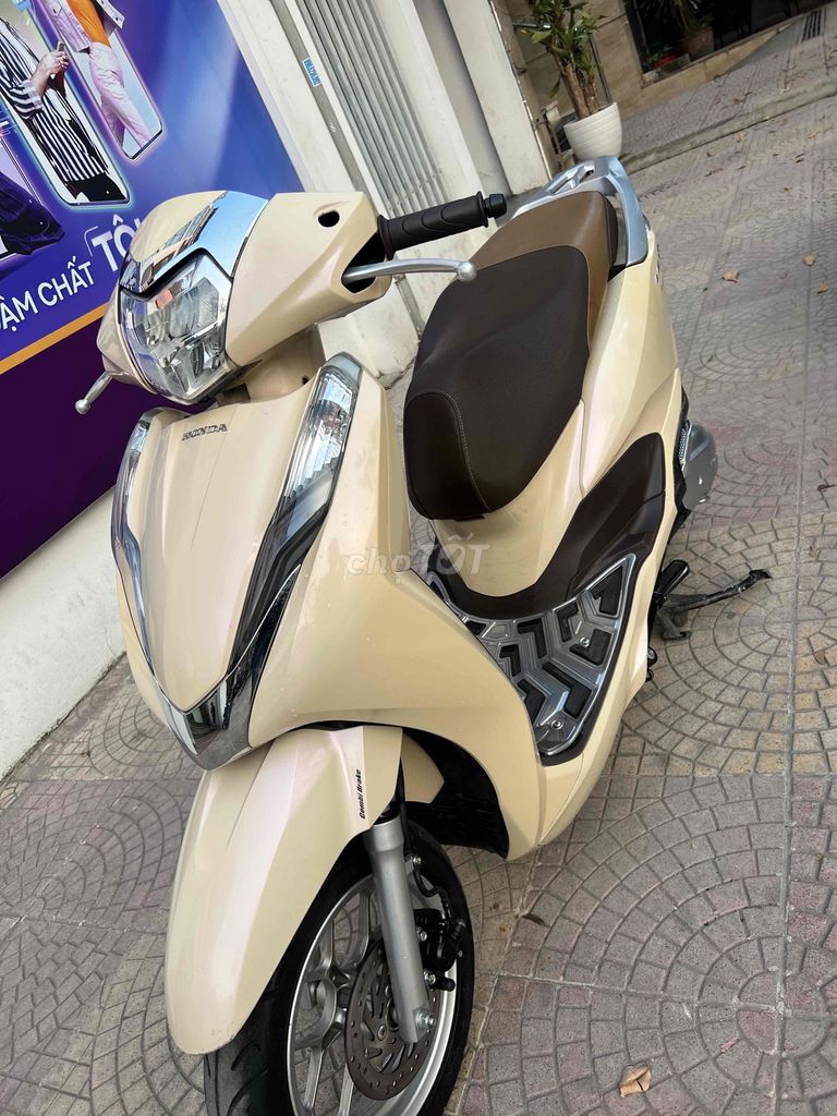 LEAD bản đặc biết chính chủ từ mới. Mua bán Xe máy tại Quận Hà Đông Hà Nội được đăng bởi tung hình 16