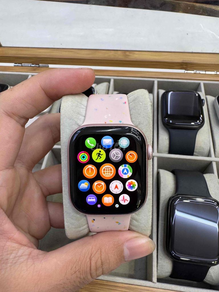 Apple Watch Series 10 42mm Hồng 98%. Mua bán Thiết bị đeo thông minh tại Quận Thanh Khê Đà Nẵng được đăng bởi Apple Watch Chính Hãng SO1 DaNang hình 1