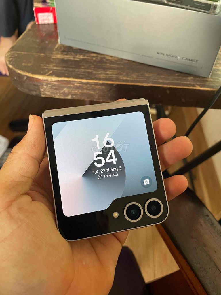 Samsung Z Flip 6 256GB Bạc. Mua bán Điện thoại tại Thành phố Buôn Ma Thuột Đắk Lắk được đăng bởi Dũng Nguyễn hình 1