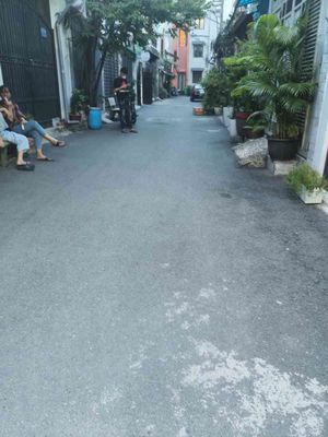 Hẻm xe hơi, xe hơi ngủ trong nhà , ngang 4m