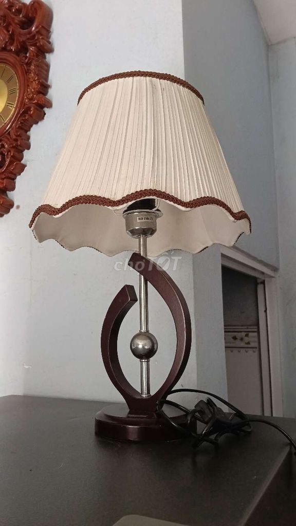Đèn bàn Cổ điển Gỗ Vải Kim loại Nâu. Mua bán Đèn tại Huyện Hóc Môn Tp Hồ Chí Minh được đăng bởi MP hình 1