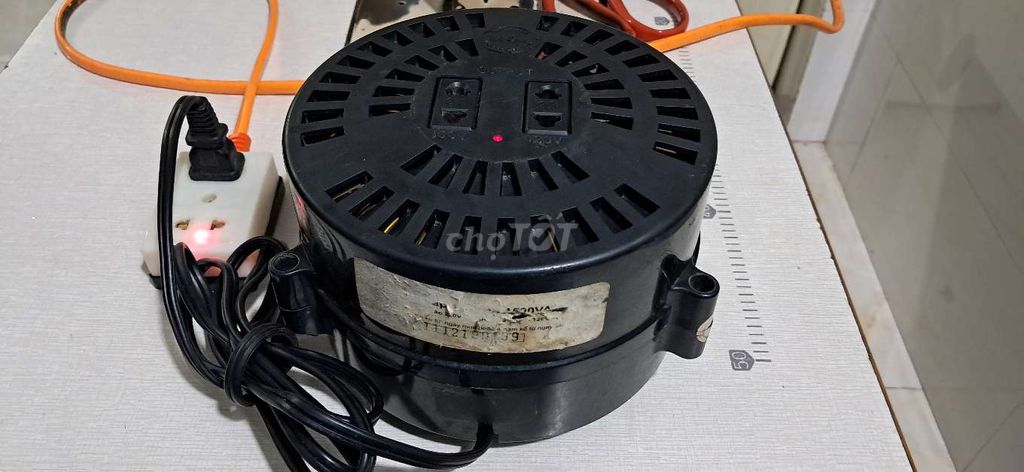 BIẾN ÁP LIOA 1500VA ĐIỆN 100V ~ 120V