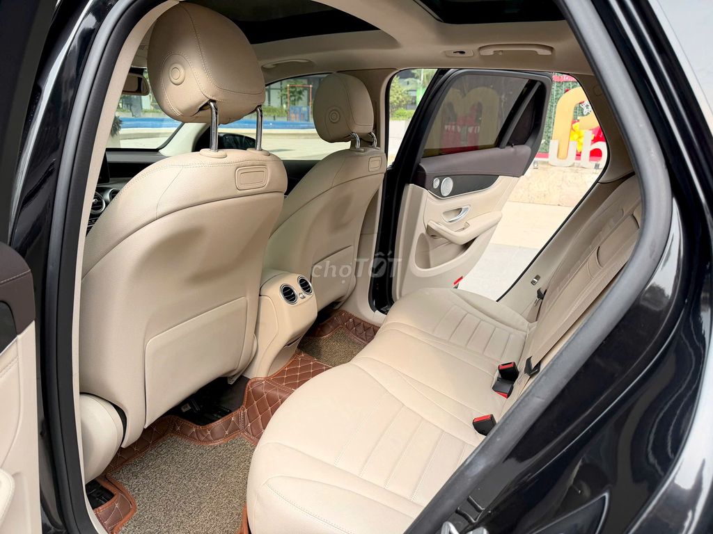 Mercedes GLC300 2018 Đen Kem. Mua bán Ô tô tại Quận Thanh Xuân Hà Nội được đăng bởi Nguyễn Tuấn Hoàng hình 17