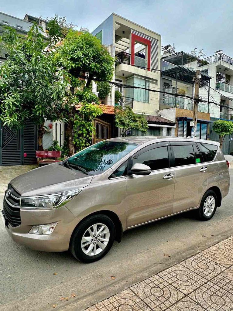 Toyota Innova 2020 2.0E - 85000 km