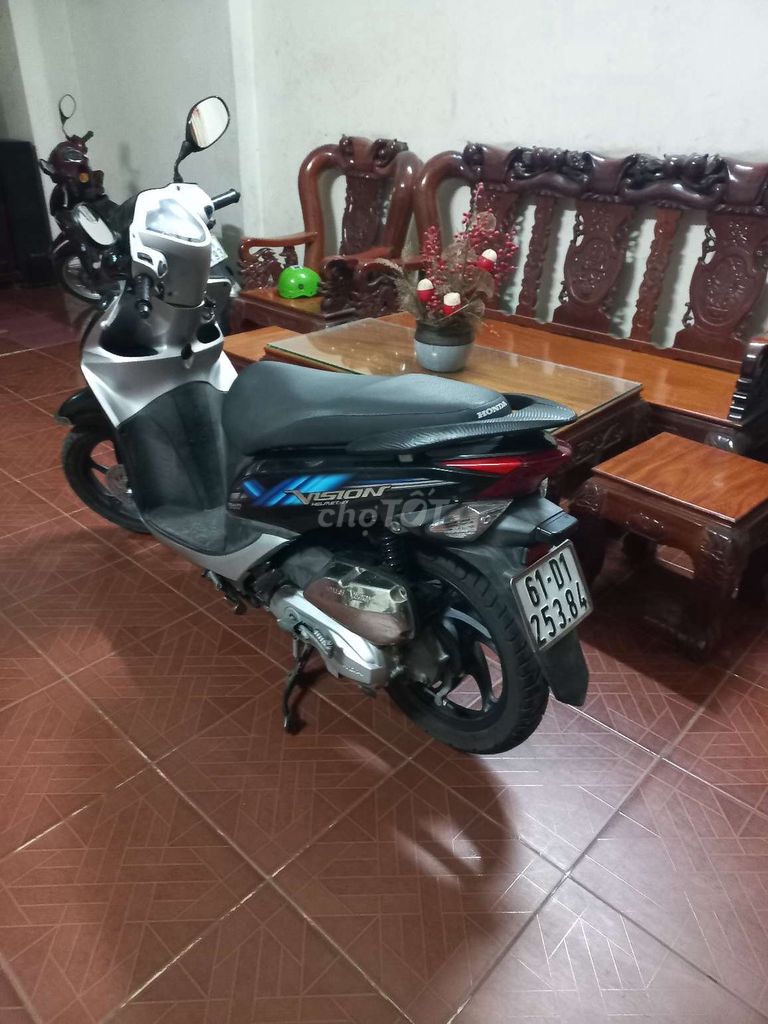 Honda Vision 2012 Đen bạc Nguyên bản. Mua bán Xe máy tại Thành phố Thủ Dầu Một Bình Dương được đăng bởi Nam Huynh hình 4