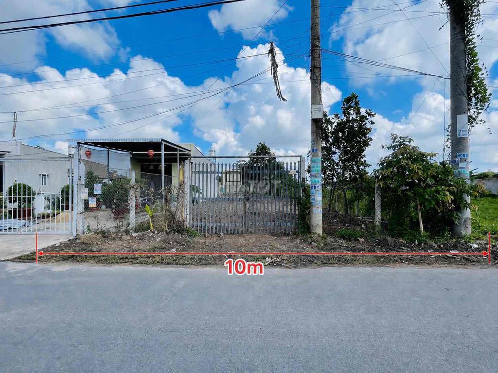 409m2 (10x40)chủ cần bán lo tiền cho con vào đại học giá 690tr SHR