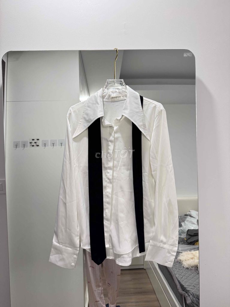 Áo sơ mi nữ lụa size S. Mua bán Quần áo tại Thành phố Bắc Giang Bắc Giang được đăng bởi T Thuong hình 1