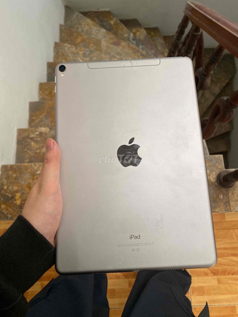 Apple iPad 10.5 inch 64GB 4G. Mua bán Máy tính bảng tại Quận Ba Đình Hà Nội được đăng bởi Linh Do hình 1
