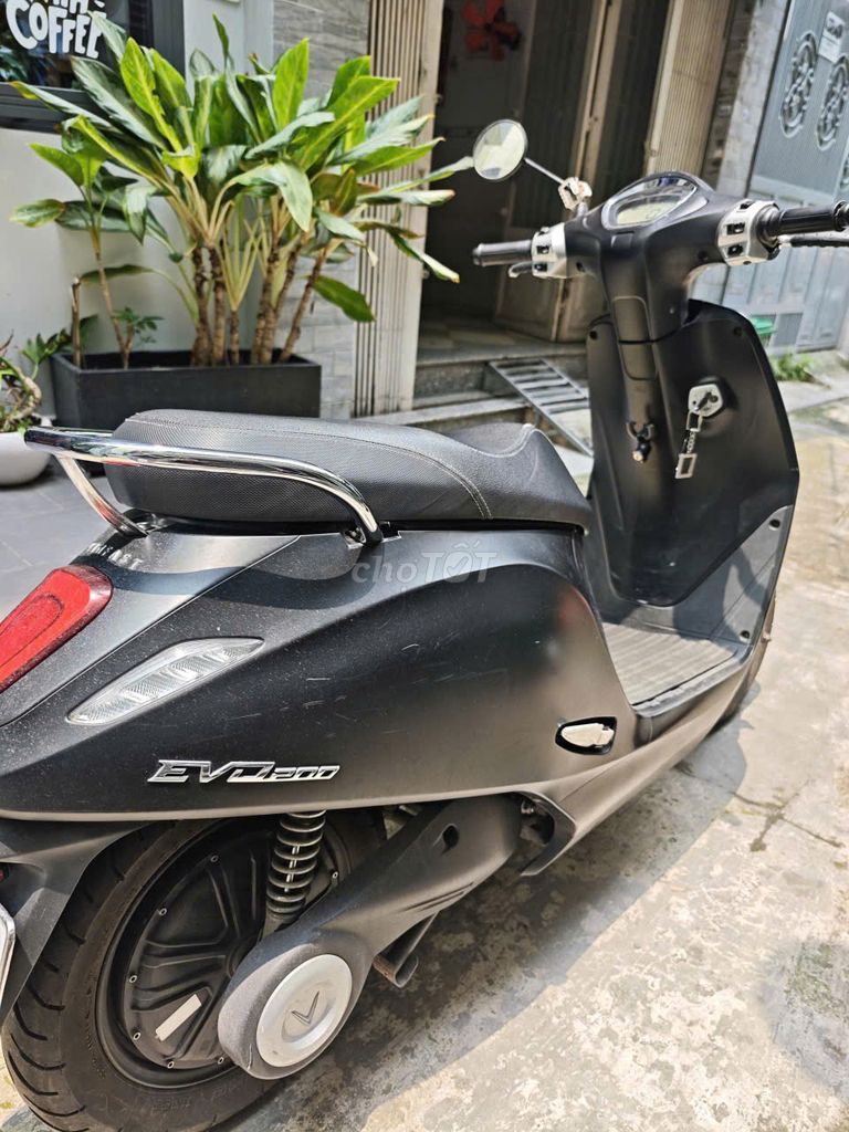 VinFast Evo 200 2022, черный, 43 000 км