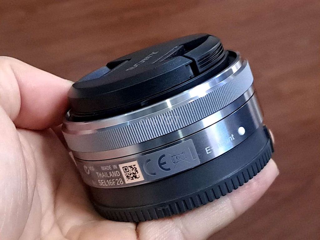 Lens Sony Fix góc rộng 16mm F2.8