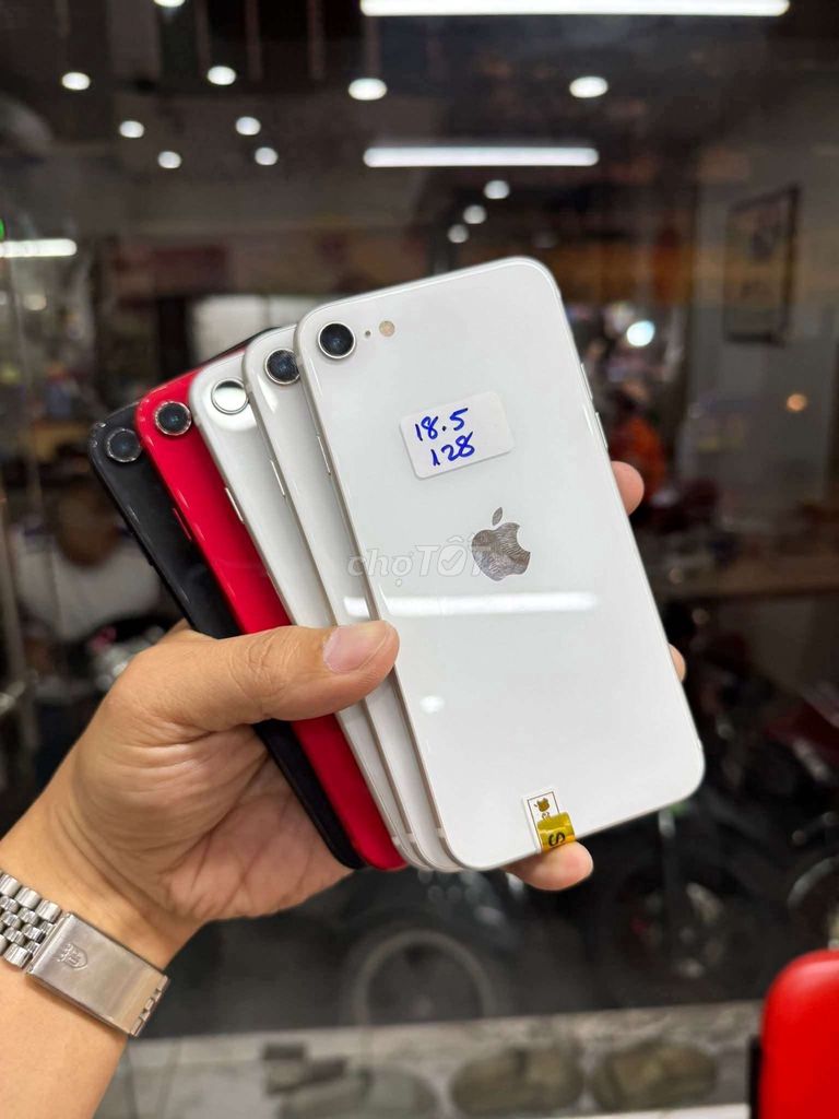 Apple iPhone SE 2020 128GB Đen. Mua bán Điện thoại tại Thành phố Buôn Ma Thuột Đắk Lắk được đăng bởi OPPO LINH ANH 48 LÊ QUÝ ĐÔN BMT hình 1