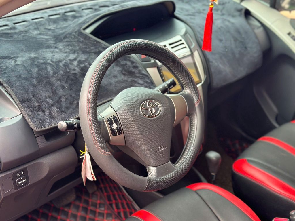 Toyota Yaris Đỏ 5 chỗ Số sàn. Mua bán Ô tô tại Huyện Long Thành Đồng Nai được đăng bởi huynh van hoa hình 3