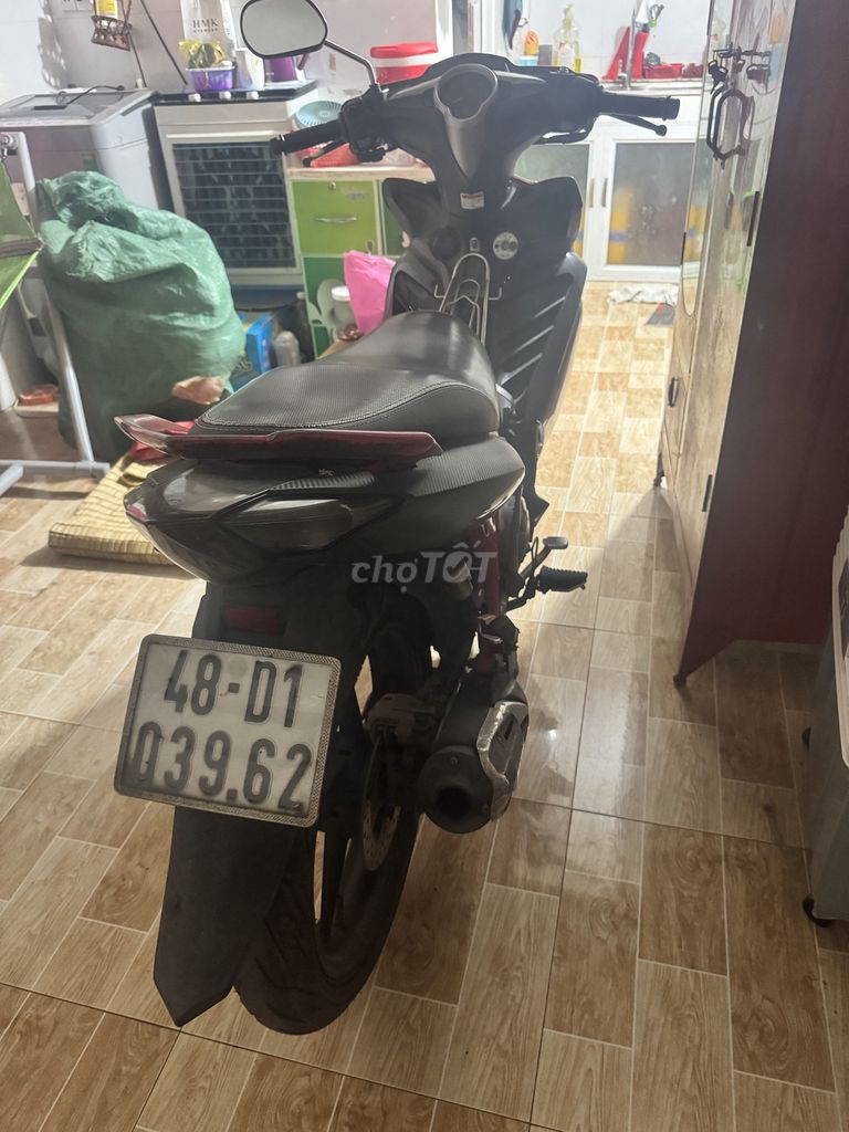 Yamaha Exciter 2011 Đỏ đen. Mua bán Xe máy tại Thành phố Thuận An Bình Dương được đăng bởi Vương trọng khoa hình 2