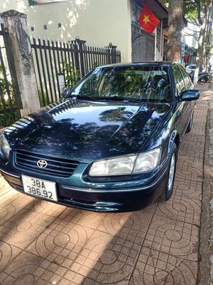 Toyota Camry GLi 2.2 1998