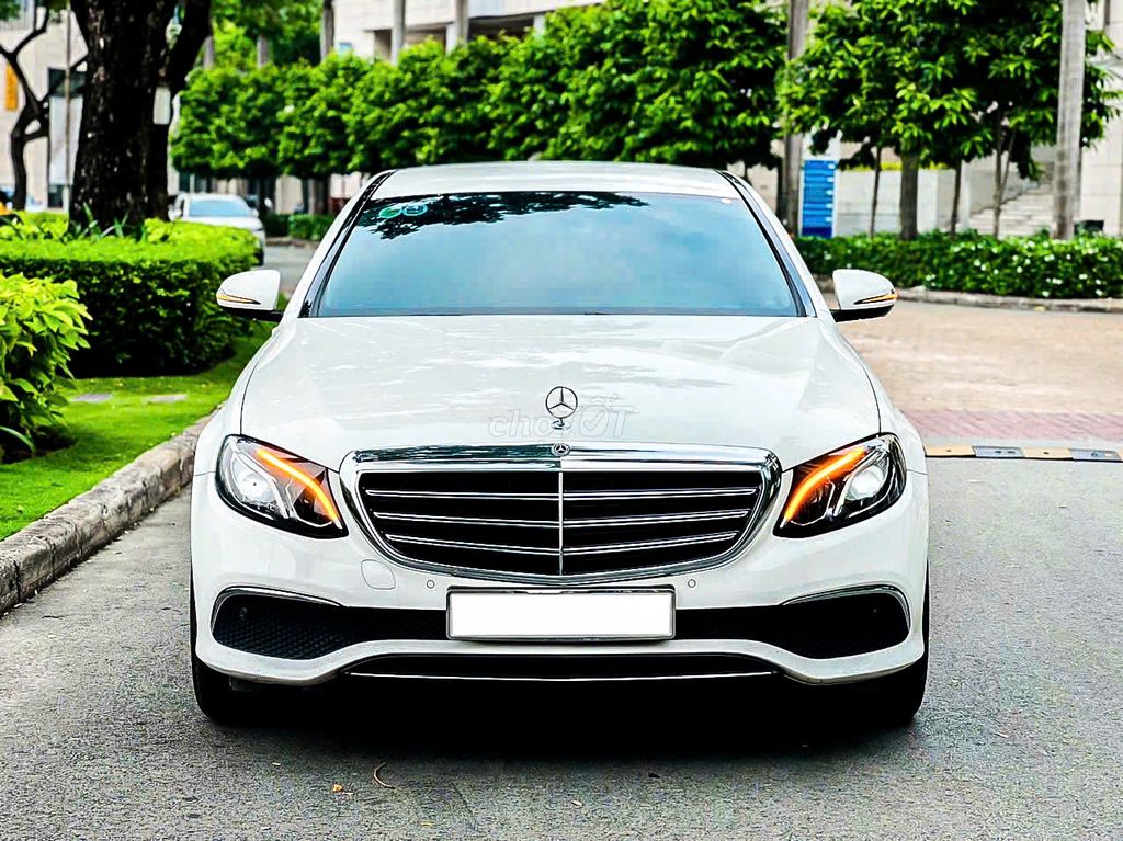 Mercedes Benz E200 exclusive model 2020. Màu Trắng