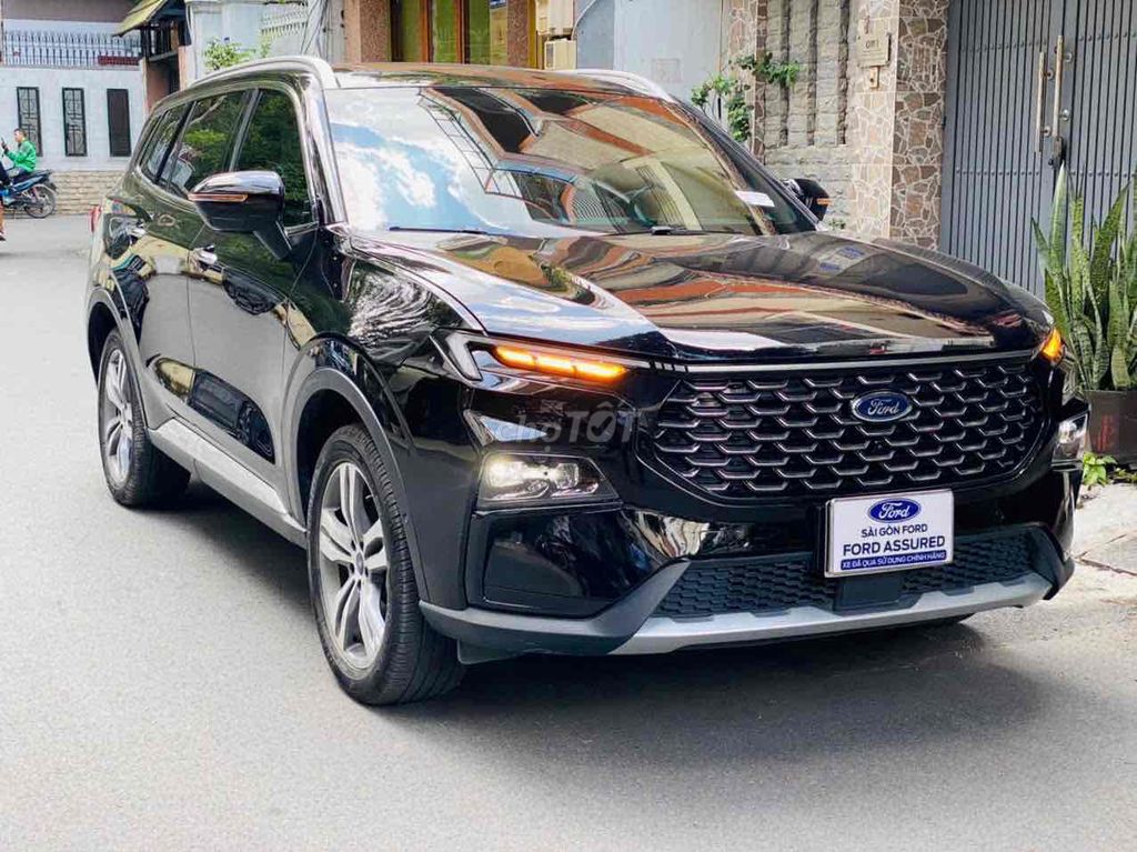 Hãng Ford bán Territory Tita X 2023 chạy ít