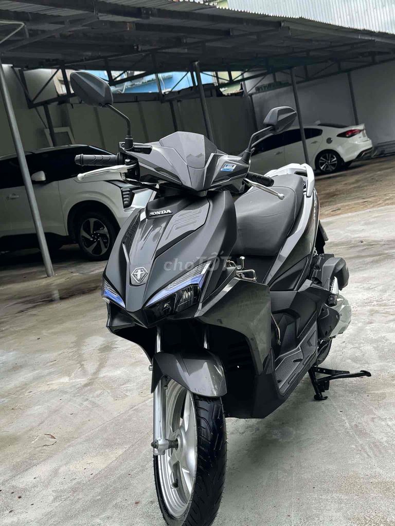 Honda Air Blade 2019 серо-серебристый