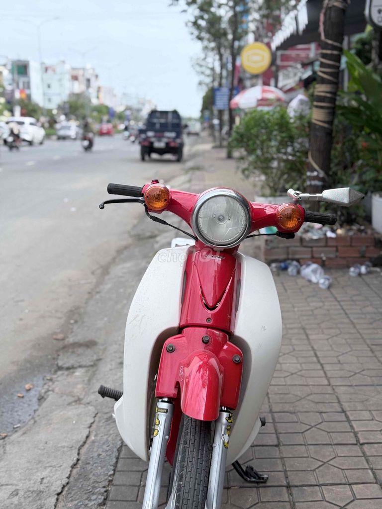 Honda Cub Đỏ lướt 5000km. Mua bán Xe máy tại Quận Ninh Kiều Cần Thơ được đăng bởi Cửa hàng Hoà Hiệp II  hình 2