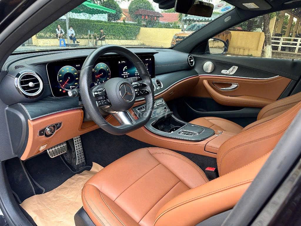 Mercedes Benz E Class 2022 E300 AMG - 29000 km. Mua bán Ô tô tại Quận Gò Vấp Tp Hồ Chí Minh được đăng bởi Phúc Hoàng Quang hình 7