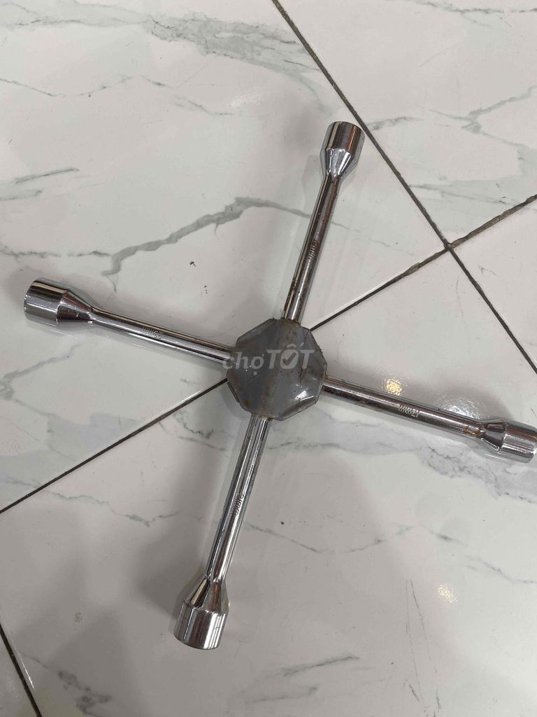 Cờ lê chữ thập mở ốc bánh xe ô tô 17-19-21-23mm. Mua bán Đồ chuyên dụng, Giống nuôi trồng tại Huyện Trảng Bom Đồng Nai được đăng bởi Bình Phan hình 1