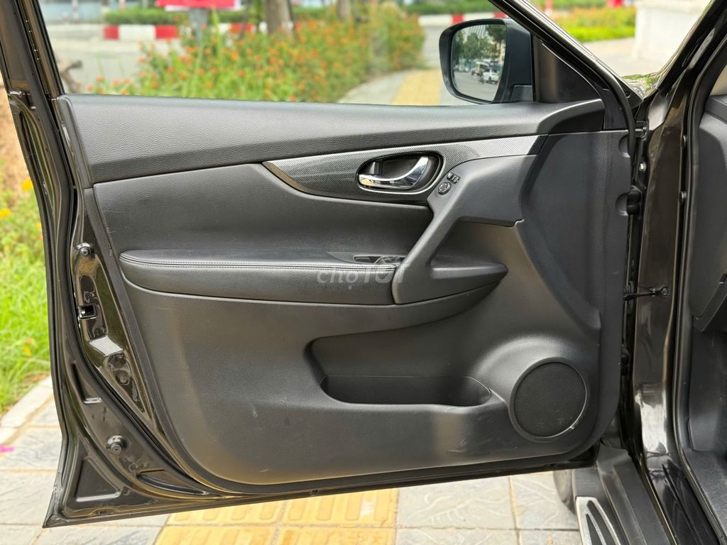 Nissan X-Trail 2.5SV 4X4 2017. Mua bán Ô tô tại Quận Bắc Từ Liêm Hà Nội được đăng bởi Lê Đức Dũng hình 6