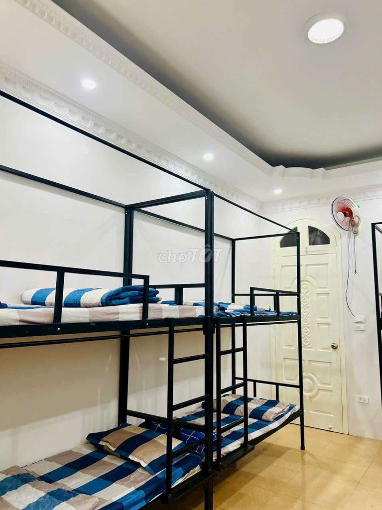 Giường tầng kim loại màu đen. Mua bán Giường, chăn ga gối nệm tại Quận Bắc Từ Liêm Hà Nội được đăng bởi Khiên Nguyễn hình 1