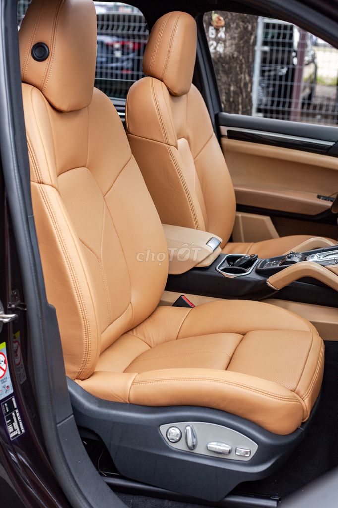 Porsche Cayenne 3.0 V6 Platinum 2017 Nâu. Mua bán Ô tô tại Thành phố Thủ Đức Tp Hồ Chí Minh được đăng bởi H2T Auto hình 16