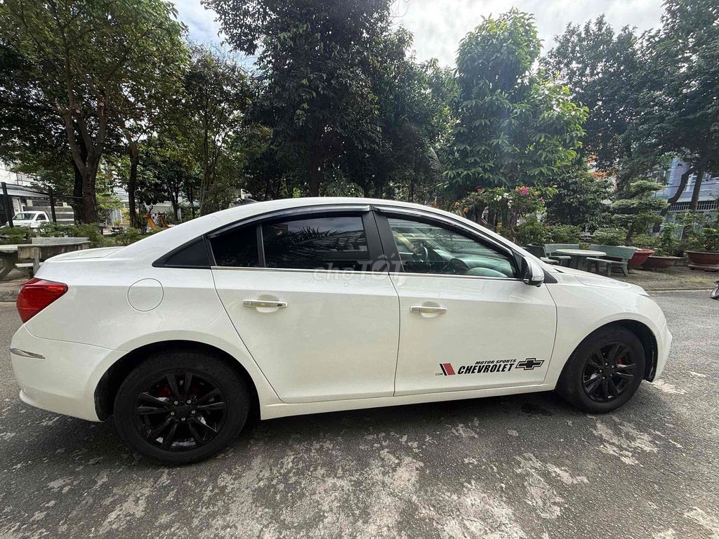 Chevrolet Cruze Trắng Số sàn 5 chỗ. Mua bán Ô tô tại Thành phố Dĩ An Bình Dương được đăng bởi Ely Tăng hình 5