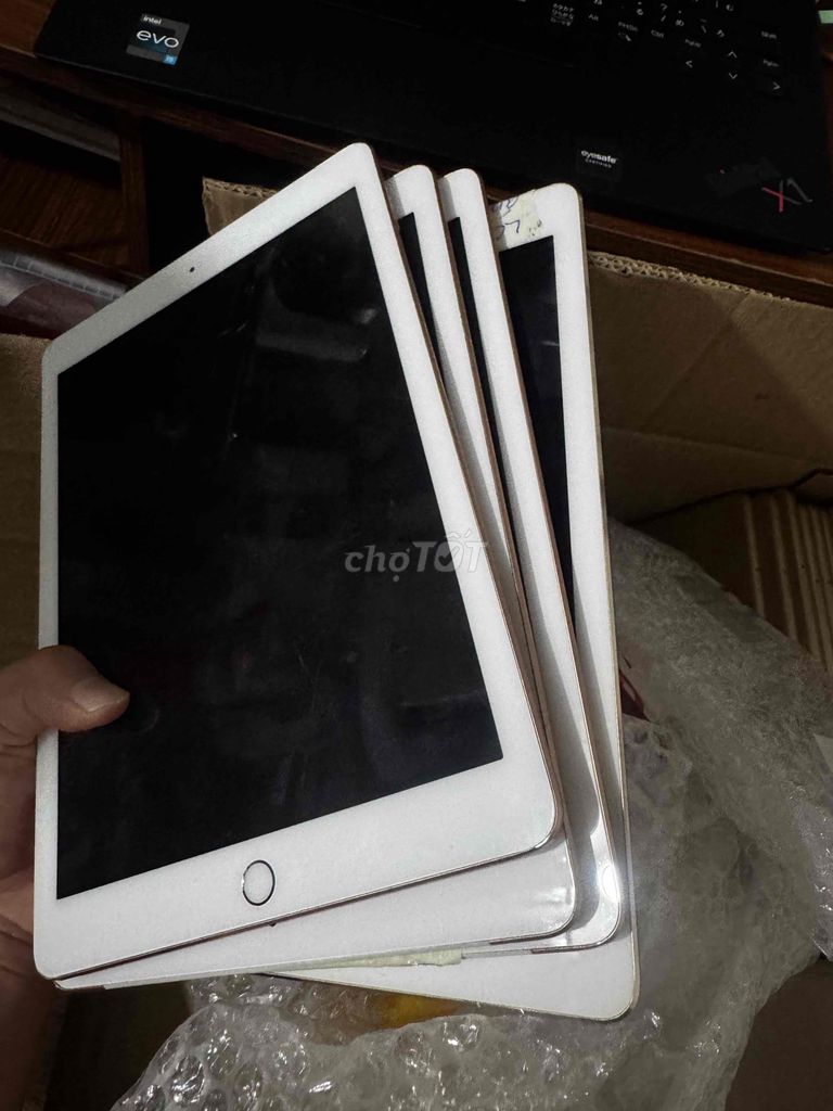 Apple iPad 6 LTE 128GB Vàng hồng. Mua bán Máy tính bảng tại Quận 12 Tp Hồ Chí Minh được đăng bởi Dang nguyen hình 1