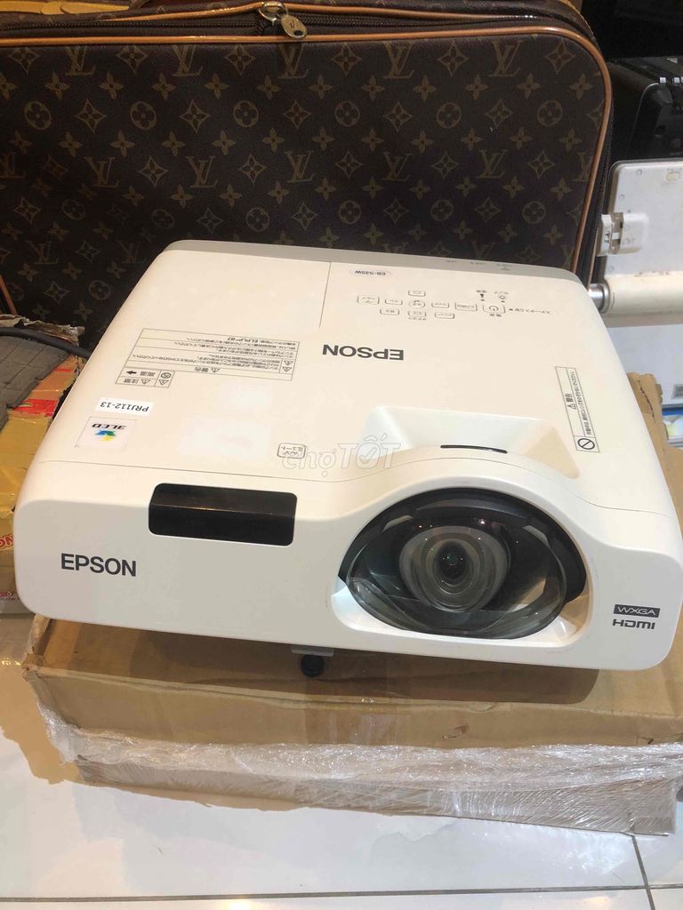 Máy chiếu Epson EB-535W. Mua bán Đồ dùng văn phòng tại Quận Tân Bình Tp Hồ Chí Minh được đăng bởi Hiền japan nội địa hình 1