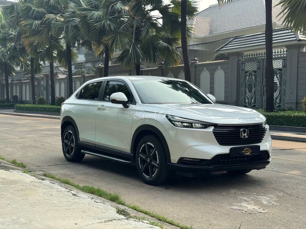 Белая Honda HR-V, 5 мест