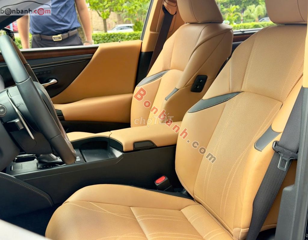 Lexus ES 300h 2023 - 2 Tỷ 950 Triệu. Mua bán Ô tô tại Quận Ba Đình Hà Nội được đăng bởi Nguyễn Khắc Hoàn hình 6