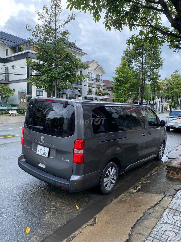 Peugeot Traveller 2019 Luxury - 83000 km. Mua bán Ô tô tại Quận 8 Tp Hồ Chí Minh được đăng bởi Son hình 4