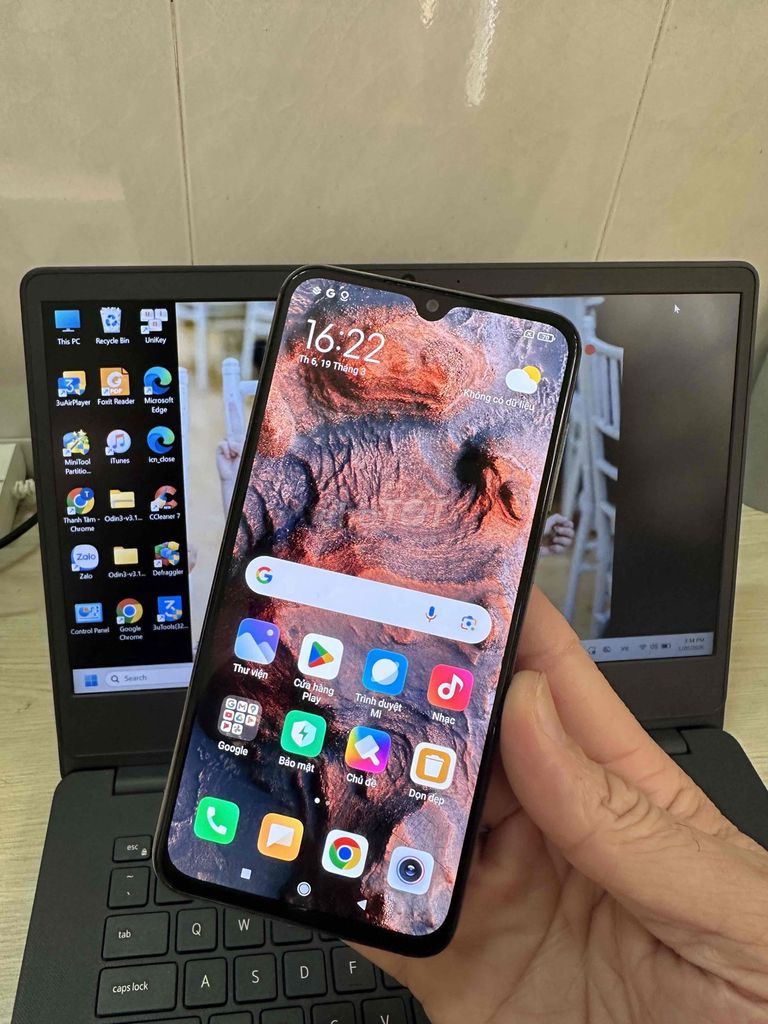 Xiaomi Mi 9 SE 64GB Đen. Mua bán Điện thoại tại Quận Bình Tân Tp Hồ Chí Minh được đăng bởi Tuấn Kiệt hình 1