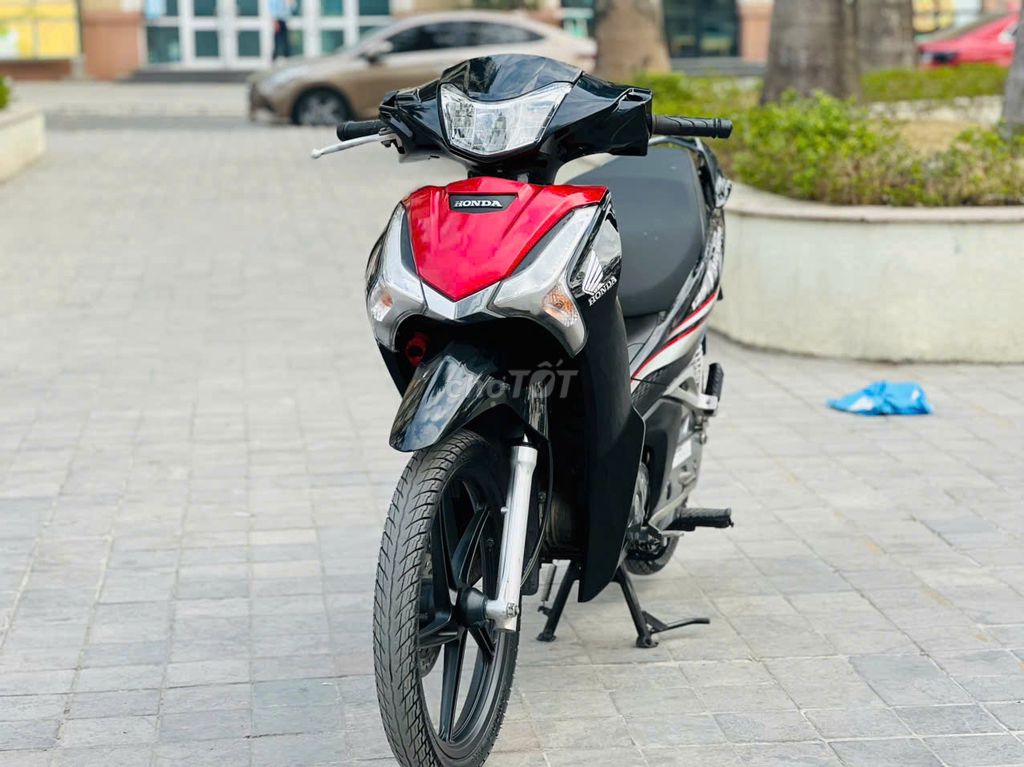 Оригинальный автомобильный цистерна Honda Future 125fi