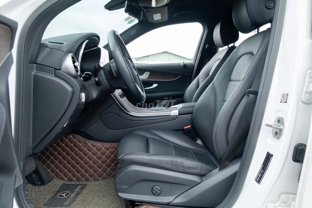 MERCEDES-BENZ GLC 200 4MATIC 2023. Mua bán Ô tô tại Quận Gò Vấp Tp Hồ Chí Minh được đăng bởi Đoàn Thuận hình 12