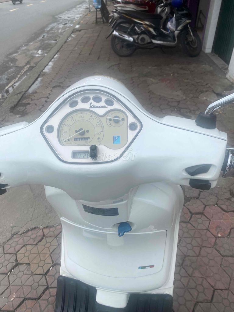 xe vespa trắng đầu zin. Mua bán Xe máy tại Quận 7 Tp Hồ Chí Minh được đăng bởi thanh xuân hình 6
