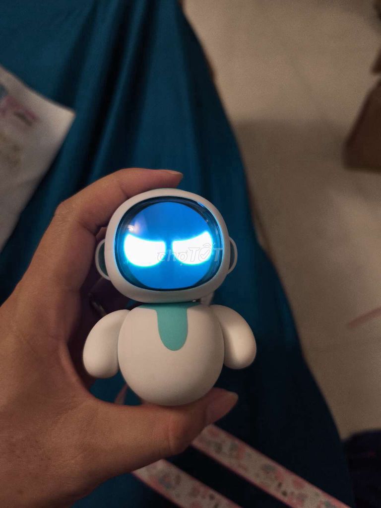 Robot AI Eliko Trắng Xanh Giao tiếp Tiếng Việt