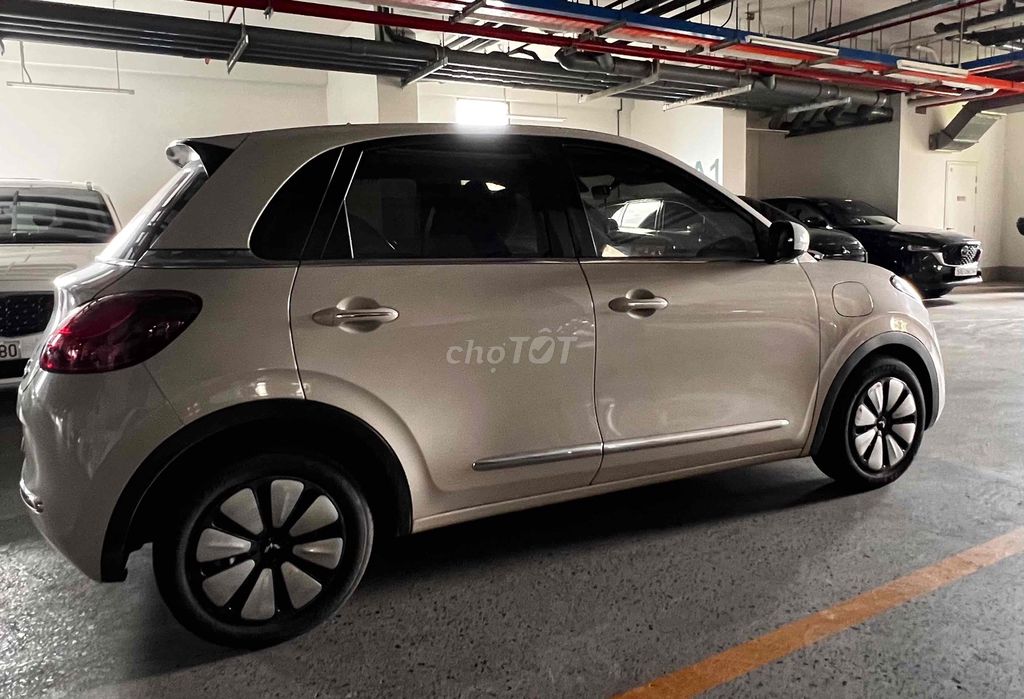 Электрический скутер Wuling Bingo, белый кофе