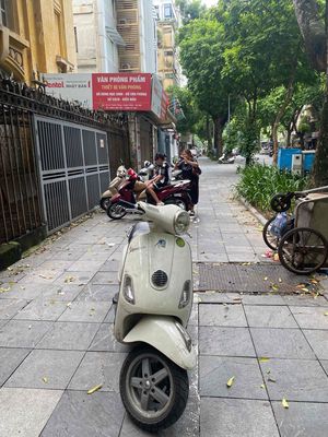 bán xe LX nữ dùng bản 2011 chính chủ nguyên zin. Mua bán Xe máy tại Quận Thanh Xuân Hà Nội được đăng bởi Hà Linh Phùng