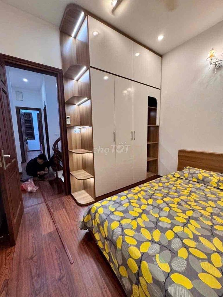 BÁN NHÀ CẦU GIẤY - DÂN XÂY - GẦN PHỐ - THOÁNG TRƯỚC SAU. Mua bán nhà ở tại Quận Cầu Giấy Hà Nội được đăng bởi Bùi Thị Thanh Chúc  hình 2
