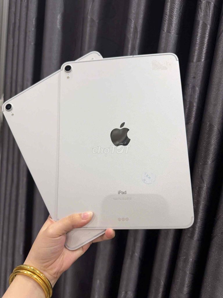 iPad Pro 11 inch 2018 Bạc 64GB WiFi + 4G Nguyên Ri. Mua bán Máy tính bảng tại Quận Thanh Khê Đà Nẵng được đăng bởi New Phone hình 1