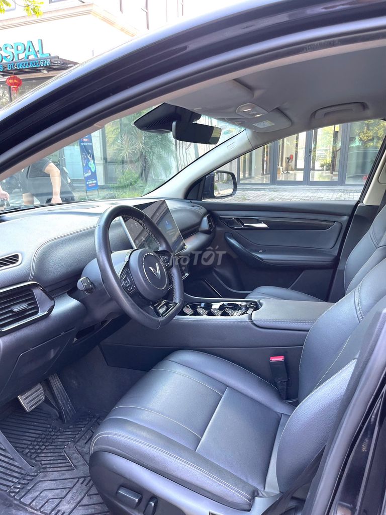 Vinfast VF8 Eco 2023 Pin CATL - Ưu đãi tổng 120TR. Mua bán Ô tô tại Quận Thanh Xuân Hà Nội được đăng bởi Mr Phúc Vinfast lướt hình 4