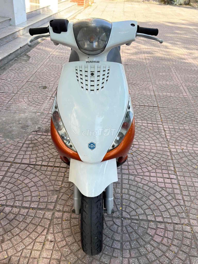 Скутер Piaggio Zip 2016, бело-оранжевый