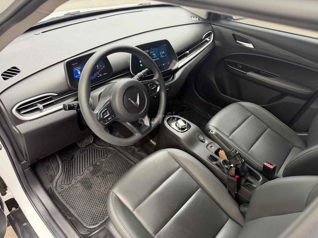 VinFast VF5 Plus 2025 Trắng 20000 km. Mua bán Ô tô tại Quận Hai Bà Trưng Hà Nội được đăng bởi Mr Thọ hình 6