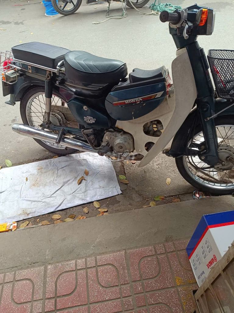 Xe máy Honda Super Cub màu xanh đậm. Mua bán Xe máy tại Quận Hai Bà Trưng Hà Nội được đăng bởi huuthong hình 2