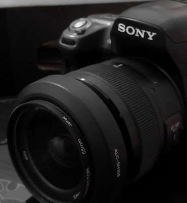 Sony 550 kèm lens.