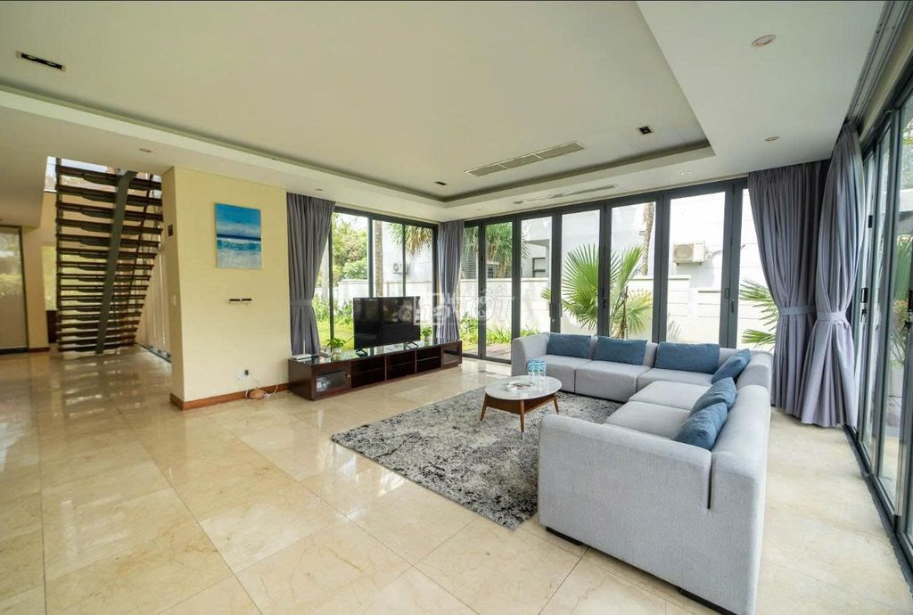 Rent · 3 bd · 550 м² · Quận Ngũ Hành Sơn, ул. Đường Trường Sa